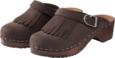 Novelty Fringe Clog