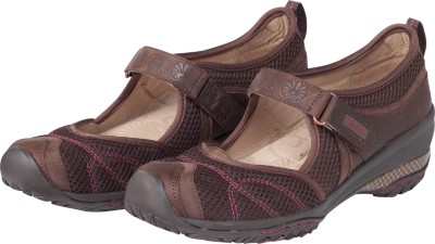 Sport Shoes By Jambu